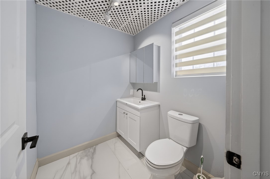 1266 Genesee Street Oneida, NY 13421 - Photo 20 of 44