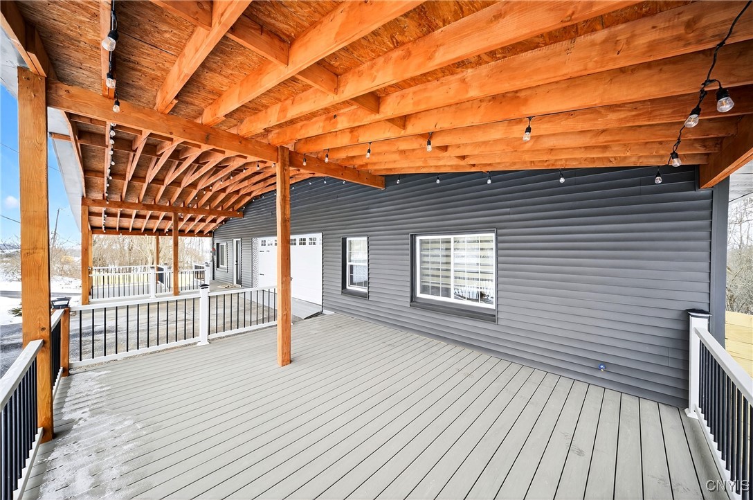 1266 Genesee Street Oneida, NY 13421 - Photo 4 of 44