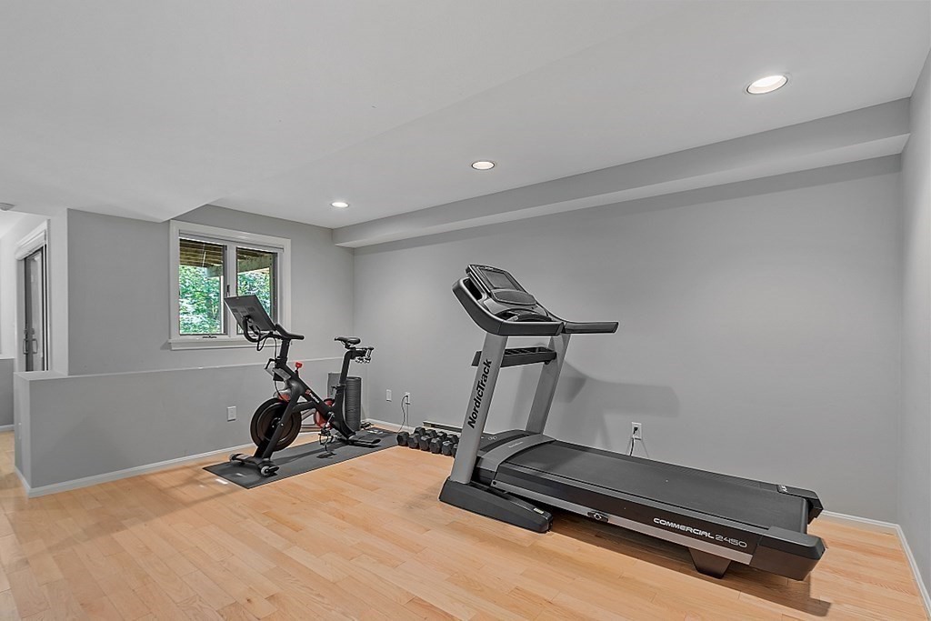 41 Quarry Ridge Lane, Unit 41 Rockport, MA 01966 - Photo 12 of 23 a view of a room with gym equipment