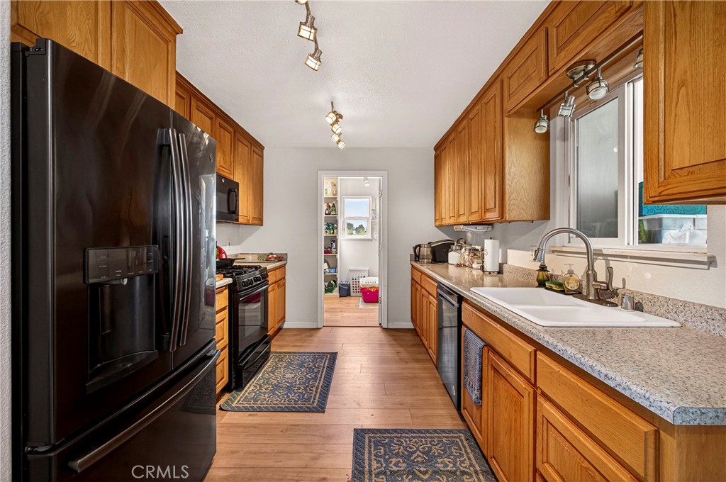 10038 Ahart Road Oroville, CA 95966 - Photo 12 of 67