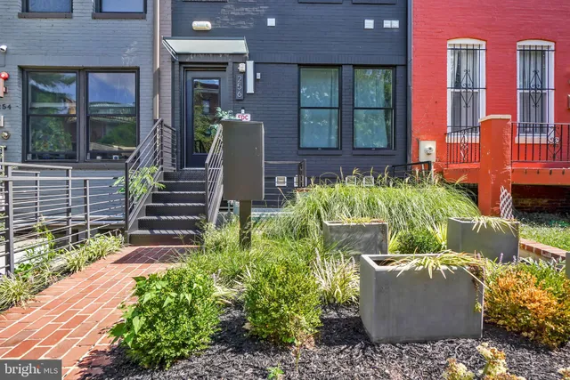 $350,000 | 256 15th Street Southeast, Unit 1, Washington, DC 20003