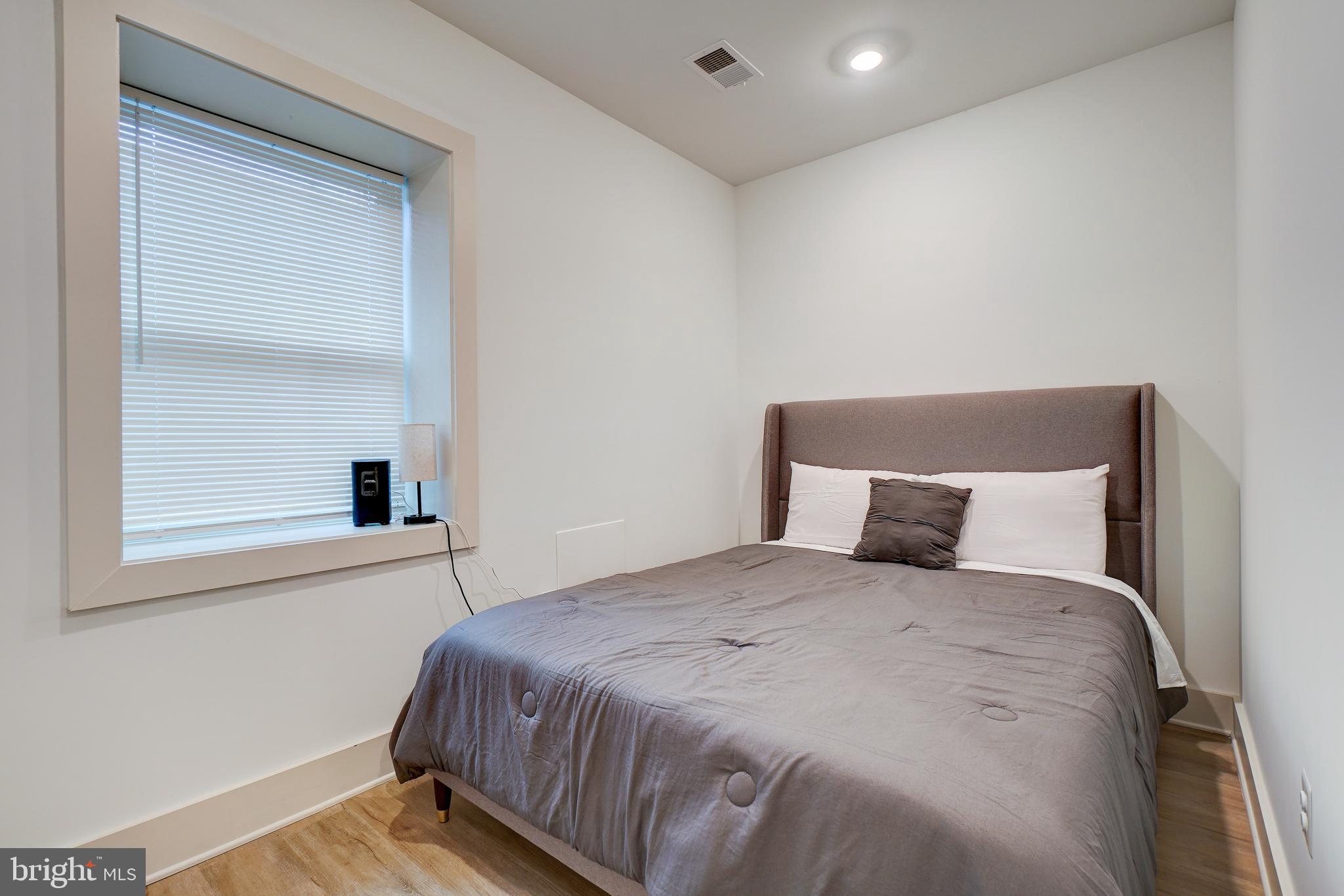 256 15th Street Southeast, Unit 1 Washington, DC 20003 - Photo 8 of 12