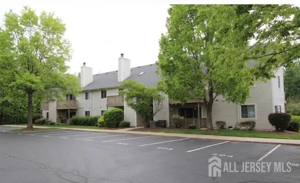 $1,750 | 1112 Aspen Drive, Plainsboro, NJ 08536