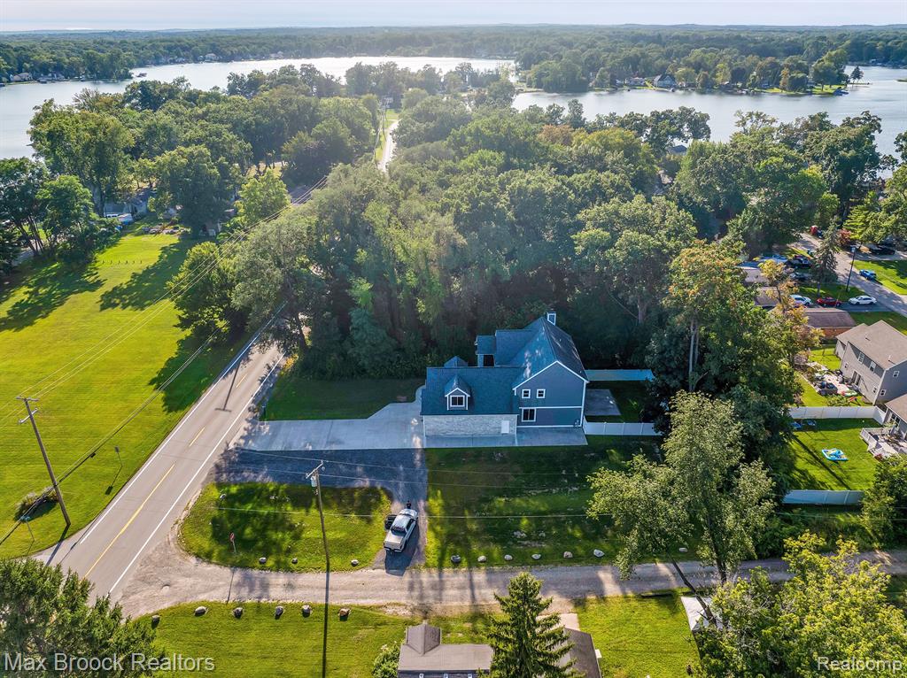 8330 Cooley Lake Road Commerce Township, MI 48382 - Photo 42 of 56 Gallery Image 42