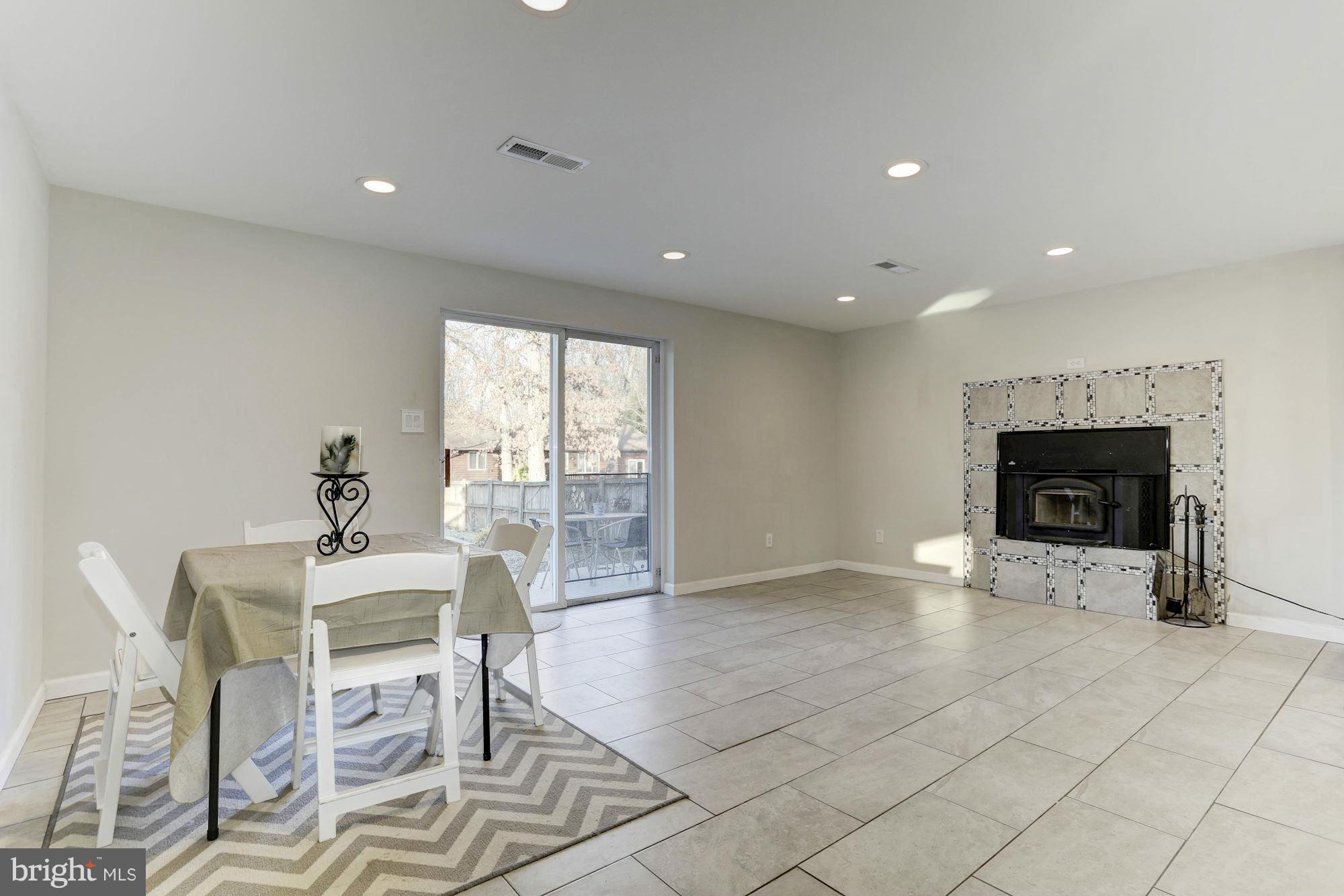 4634 Mountain Road Pasadena, MD 21122 - Photo 19 of 30 Family Room