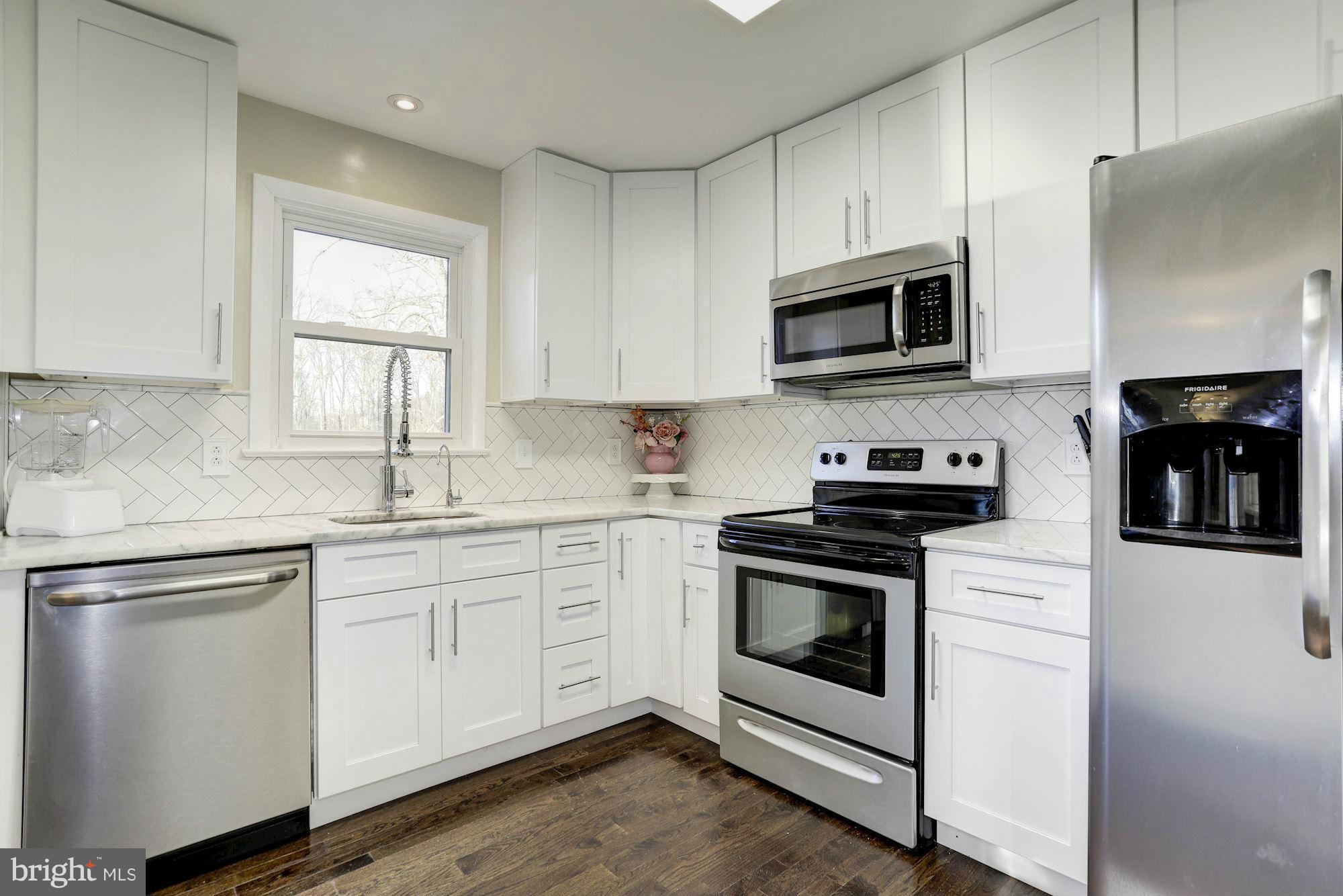 4634 Mountain Road Pasadena, MD 21122 - Photo 5 of 30 New cabinets and appliances