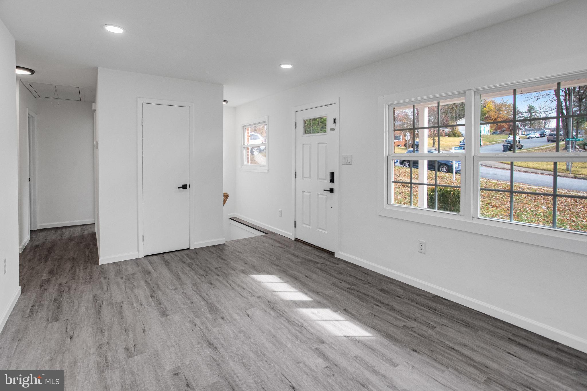3412 North Beaumont Road Woodbridge, VA 22193 - Photo 5 of 34 a view of livingroom with hardwood floor and window