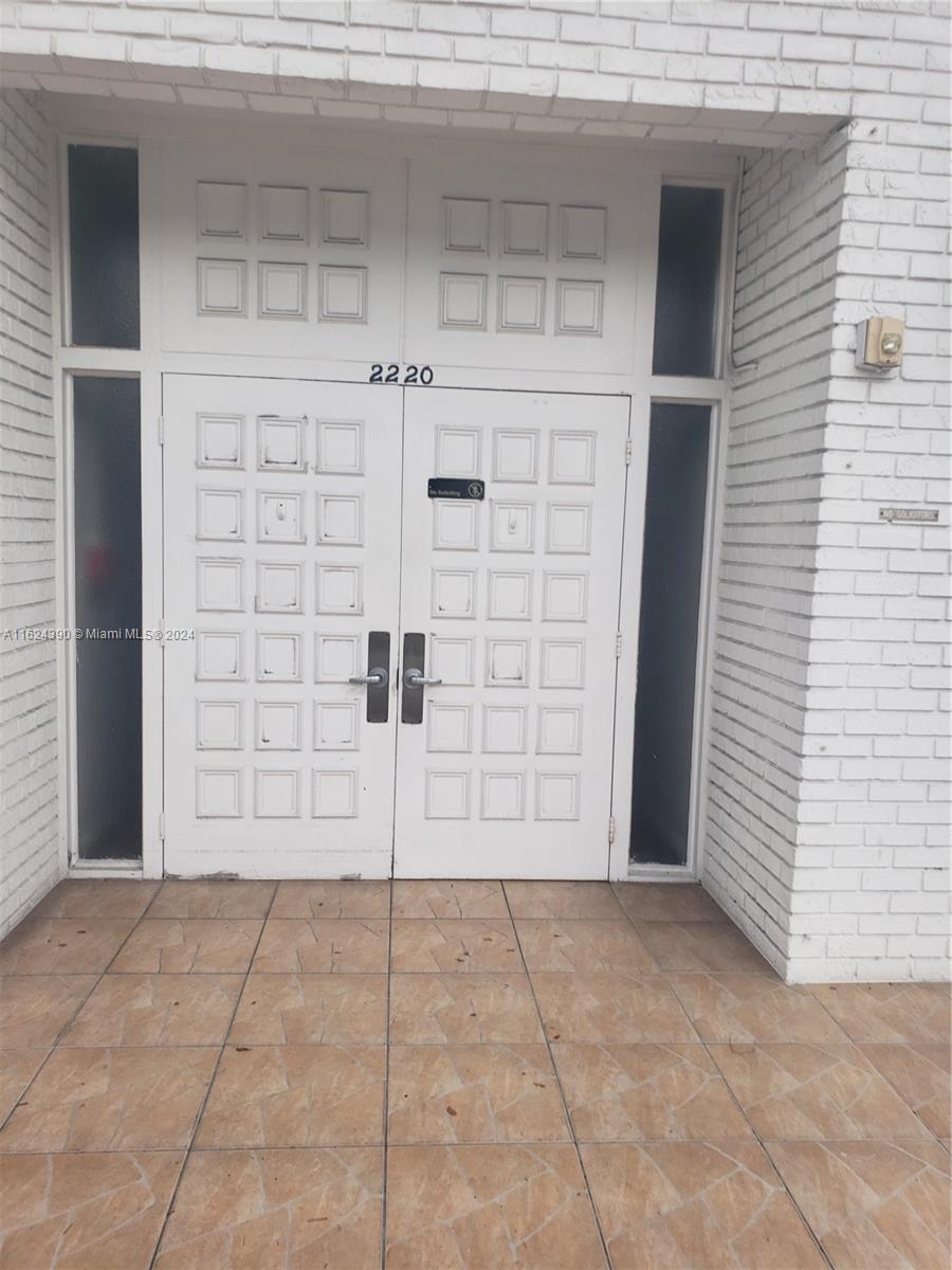 2220 Northeast 68th Street, Unit 1028 Fort Lauderdale, FL 33308 - Photo 19 of 39