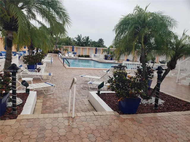 $150,000 | 2220 Northeast 68th Street, Unit 1028, Fort Lauderdale, FL 33308