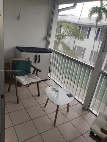 $150,000 | 2220 Northeast 68th Street, Unit 1028, Fort Lauderdale, FL 33308