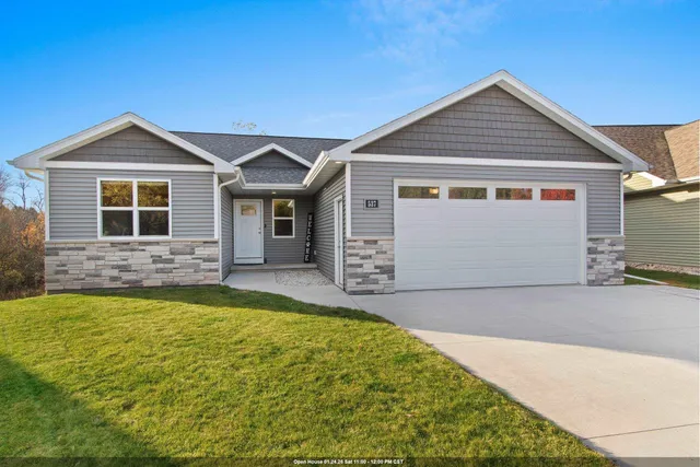 $433,900 | 537 Golf Side Court, Hortonville, WI 54944