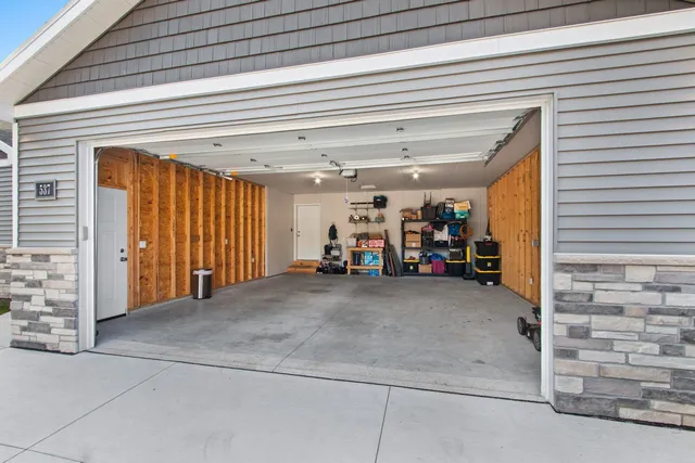 $433,900 | 537 Golf Side Court, Hortonville, WI 54944