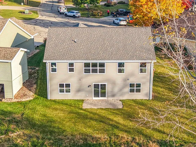 $433,900 | 537 Golf Side Court, Hortonville, WI 54944