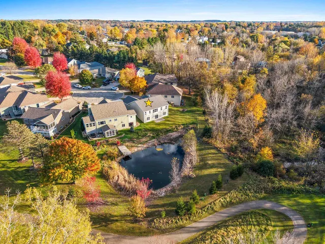 $433,900 | 537 Golf Side Court, Hortonville, WI 54944