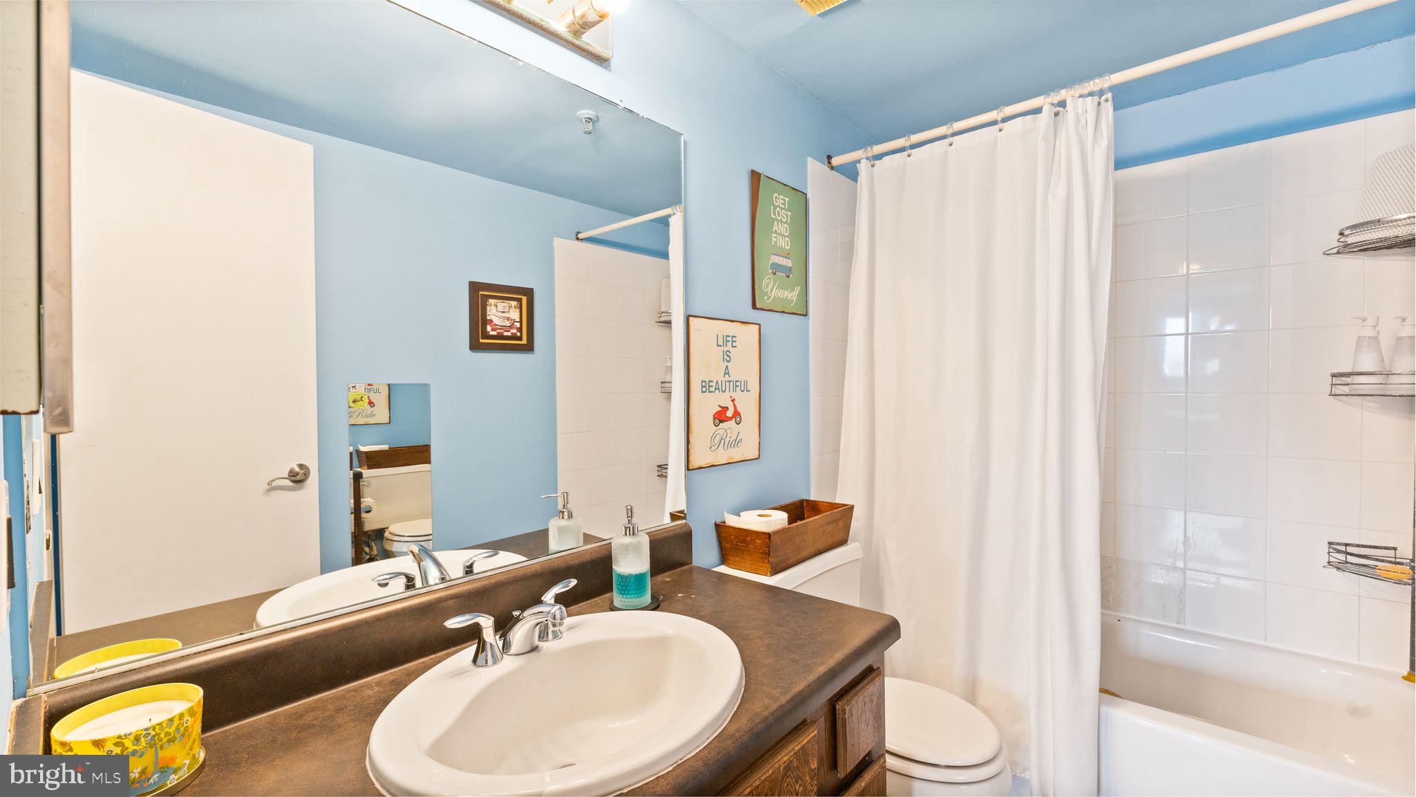 5911 Edsall Road, Unit 811 Alexandria, VA 22304 - Photo 22 of 41 Primary Bath