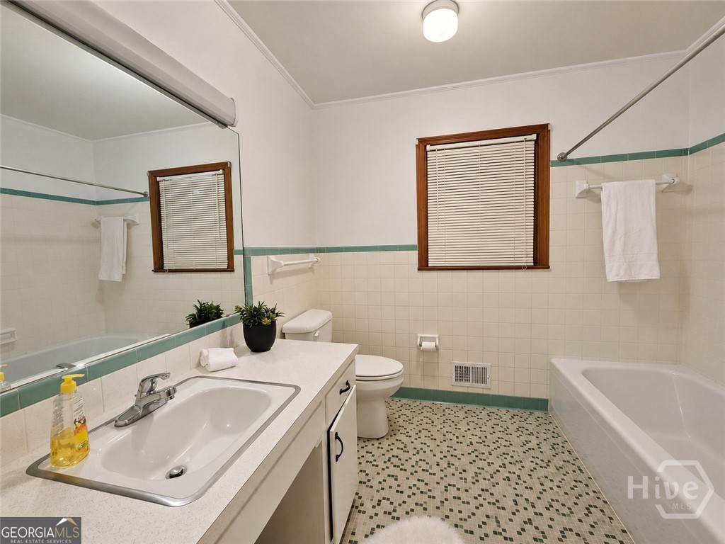 155 Freeman Circle Athens, GA 30601 - Photo 14 of 34 Bathroom