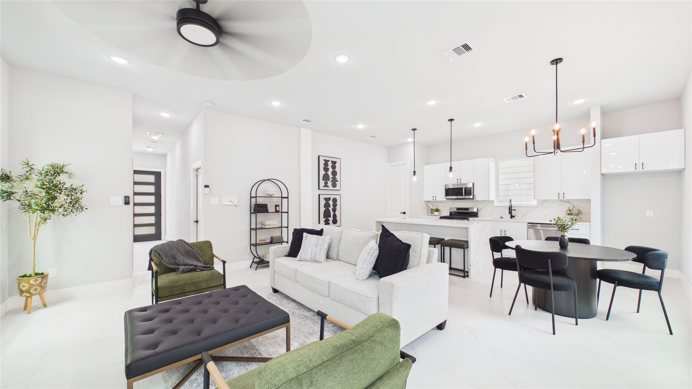3748 Corder Street Houston, TX 77021 - Photo 5 of 31 Modern open concept living