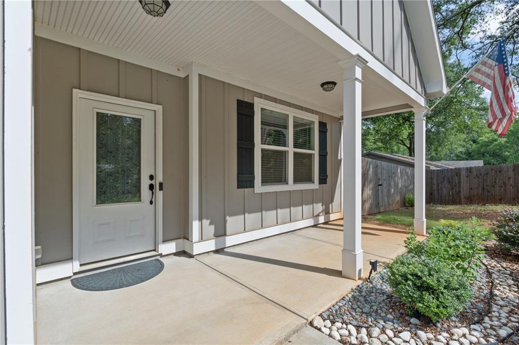 245 Hospital Road Commerce, GA 30529 - Photo 20 of 33 a view of an entryway