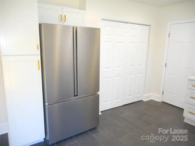 a close view of sink and tap