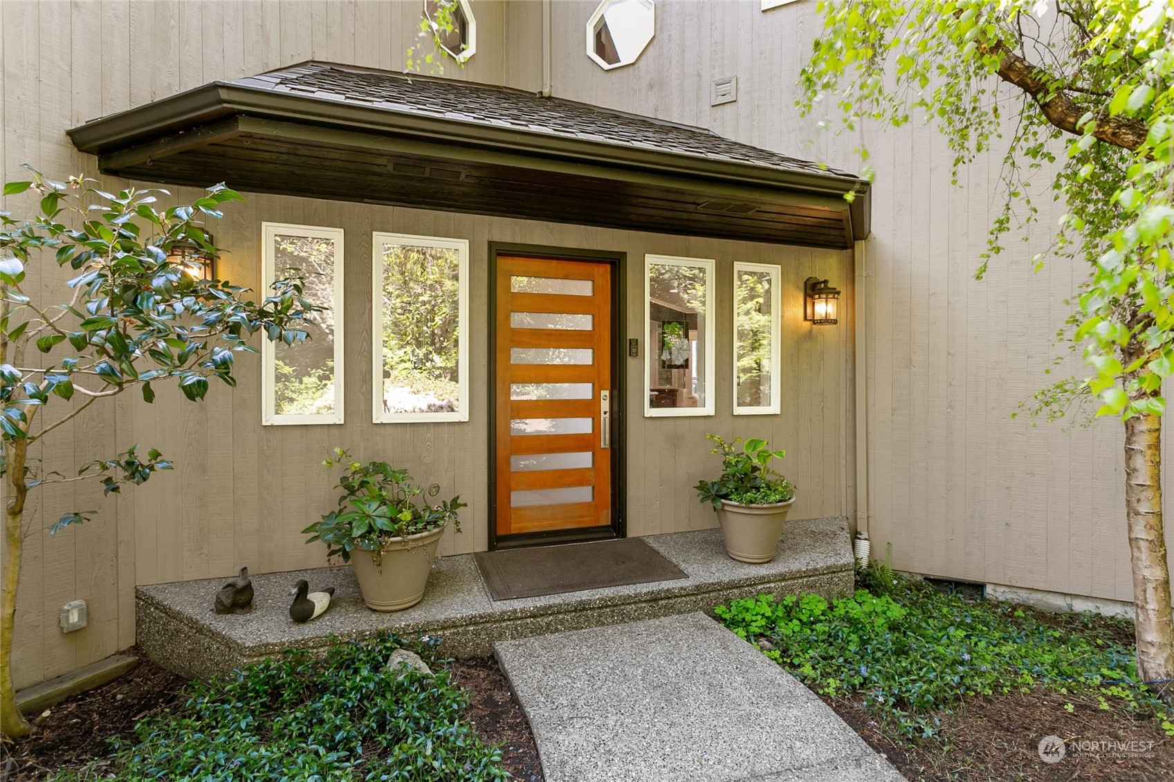 324 Sea Pines Road Bellingham, WA 98229 - Photo 6 of 40 a view of a entryway of the house