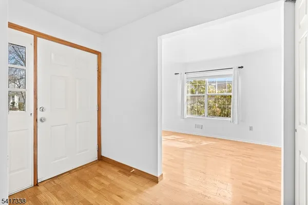 $575,000 | 12 Buffalo Hollow Road, Somerville, NJ 08876