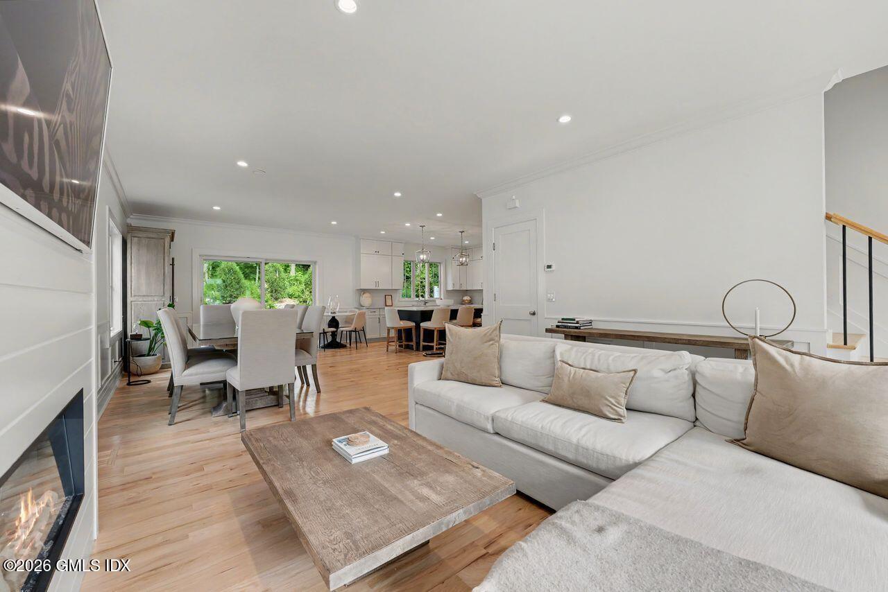 185 South Water Street, Unit NORTH Greenwich, CT 06830 - Photo 11 of 28 Living Room