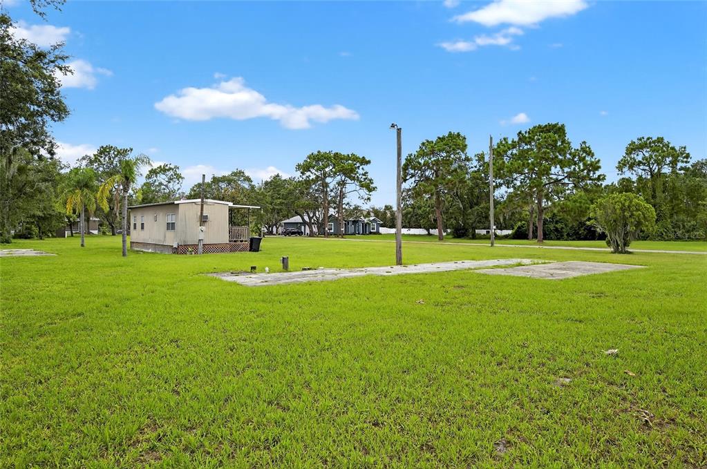 11205 McMullen Road Riverview, FL 33569 - Photo 29 of 46 a view of a volley ball court