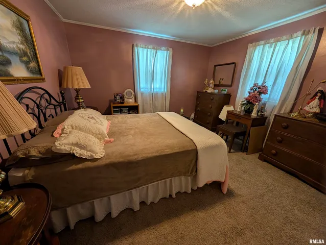 $189,900 | 425 Peak Road, Harrisburg, IL 62946