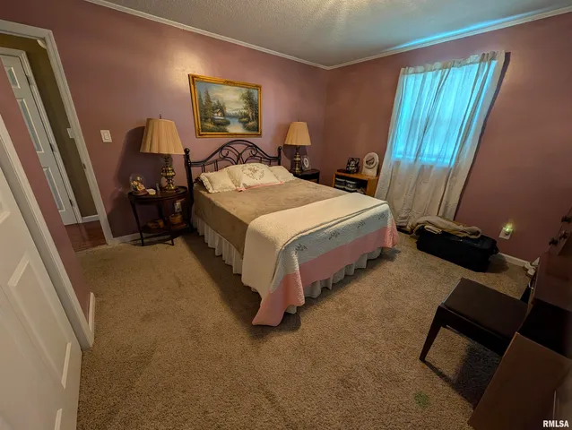 $189,900 | 425 Peak Road, Harrisburg, IL 62946