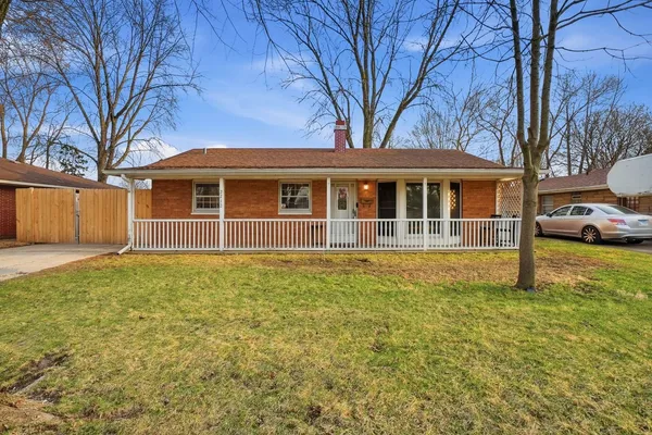 $230,000 | 2212 Capri Avenue, Joliet, IL 60436