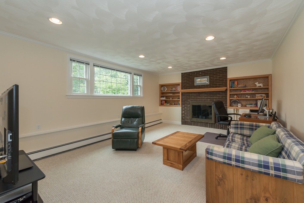 252 Worthen Road East Lexington, MA 02421 - Photo 19 of 22 Gallery Image 19