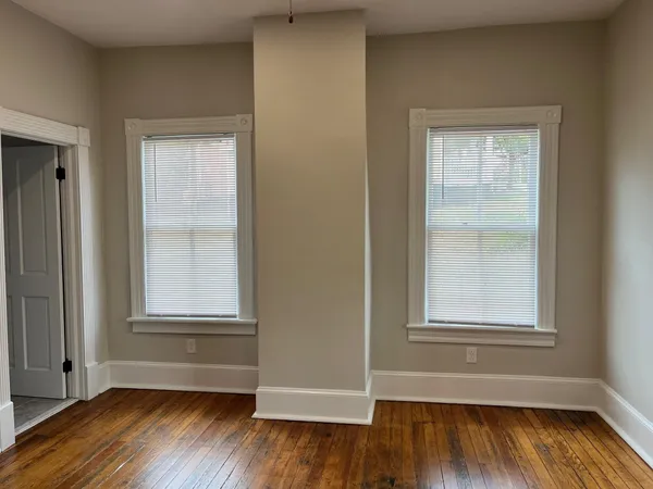 $1,850 | 352 Day Avenue Southwest, Roanoke, VA 24016