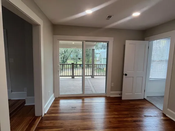 $1,850 | 352 Day Avenue Southwest, Roanoke, VA 24016