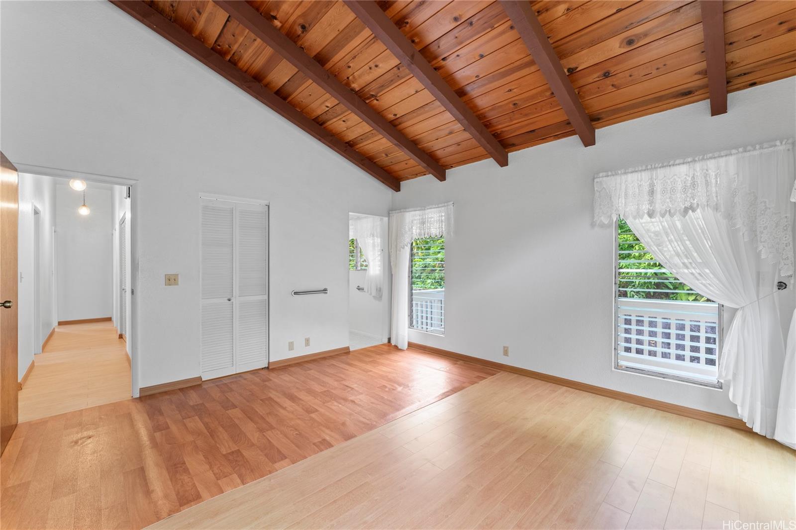 47-800 Ahuimanu Road Kaneohe, HI 96744 - Photo 16 of 25 Primary Bedroom showing hallway on left side