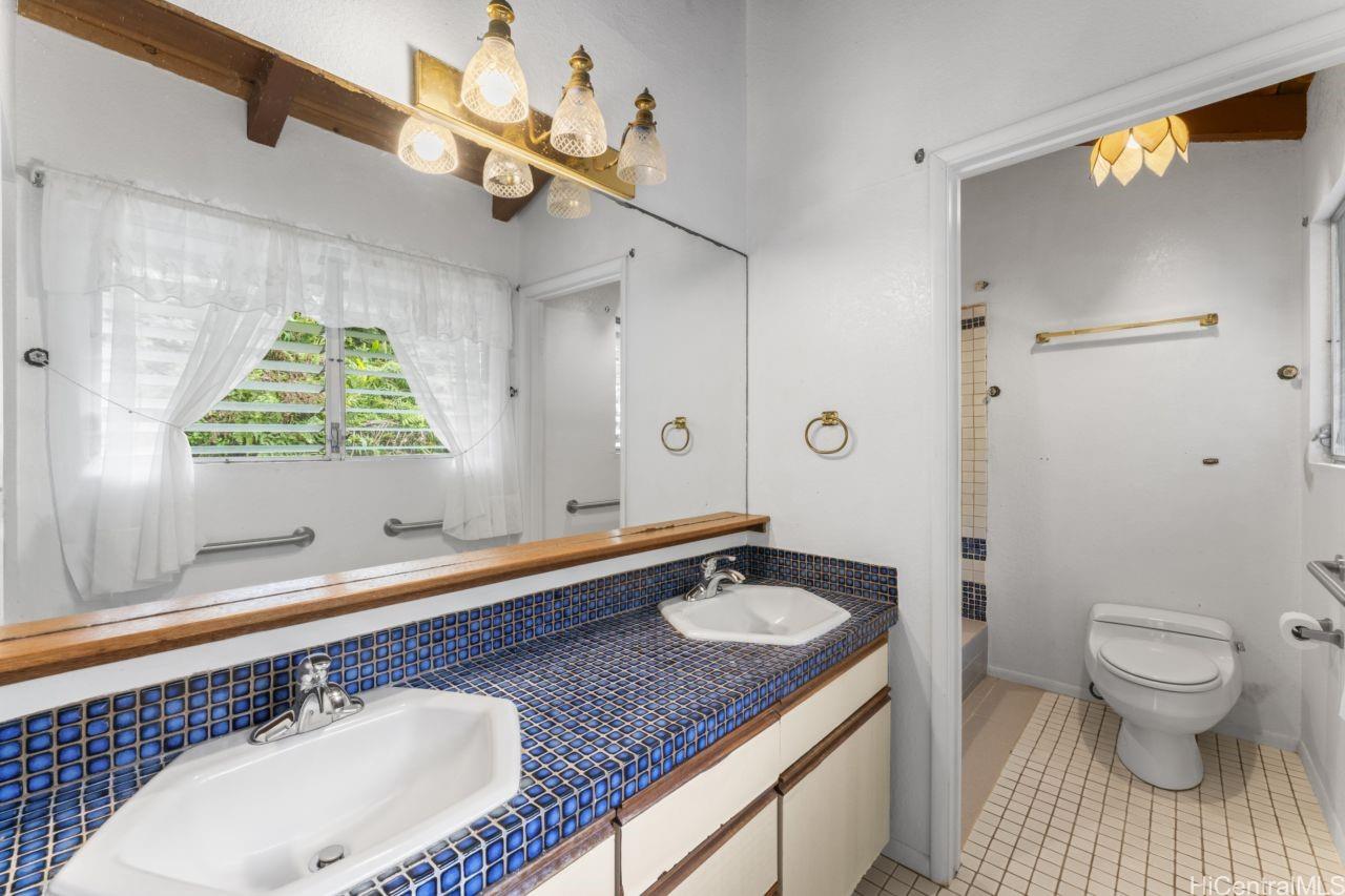 47-800 Ahuimanu Road Kaneohe, HI 96744 - Photo 17 of 25 Primary Bath
