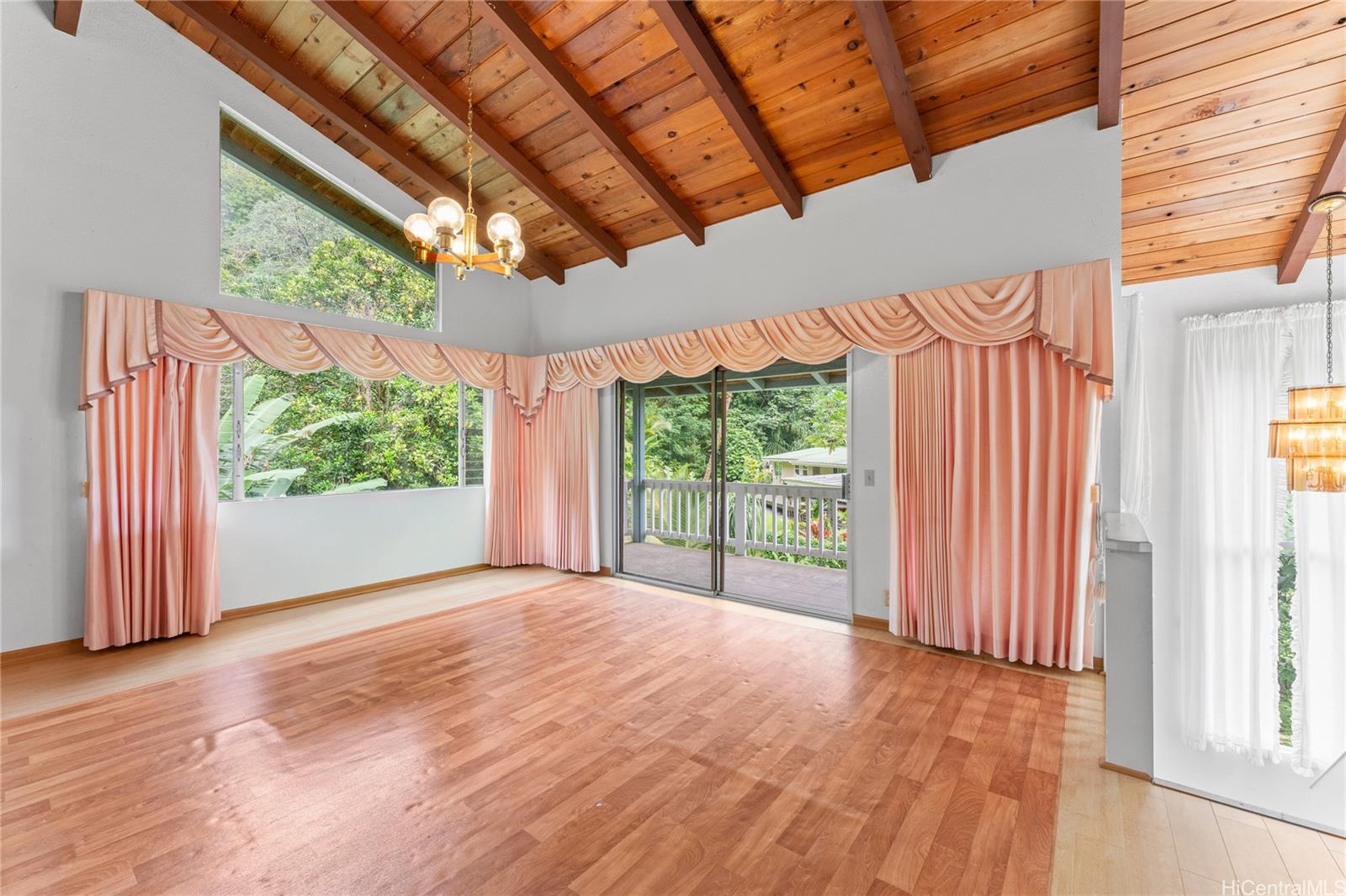47-800 Ahuimanu Road Kaneohe, HI 96744 - Photo 10 of 25 Upstairs bonus room with covered lanai