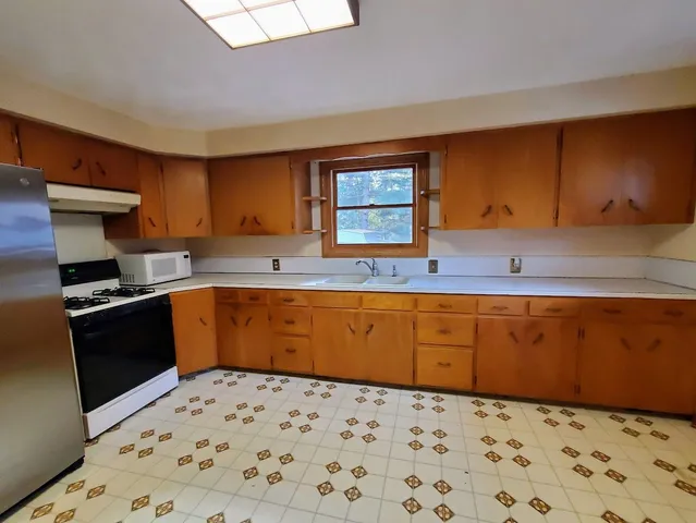 $267,900 | W8643 Adams Beach Drive, Clintonville, WI 54929