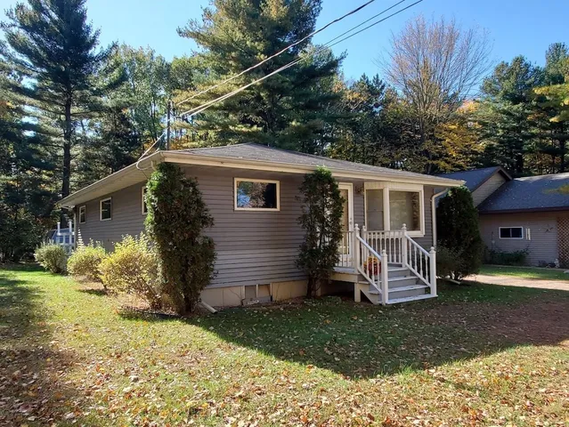 $267,900 | W8643 Adams Beach Drive, Clintonville, WI 54929