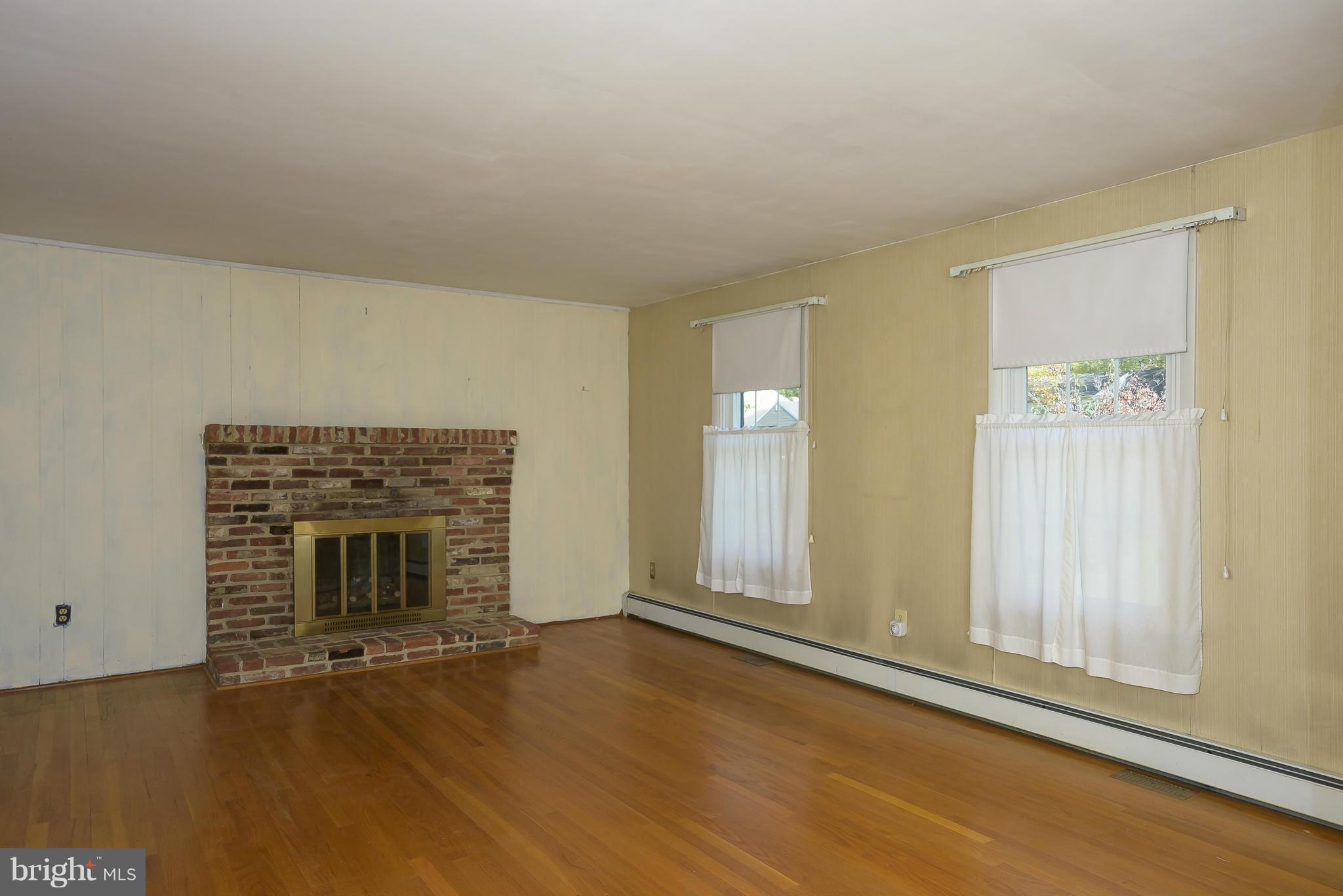 3126 Brookmede Road Ellicott City, MD 21042 - Photo 3 of 30 Living Room