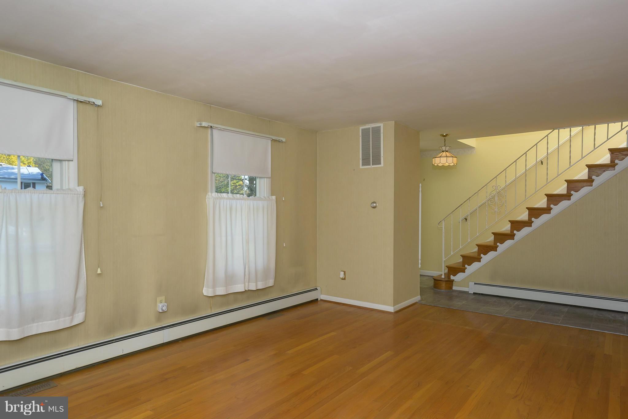 3126 Brookmede Road Ellicott City, MD 21042 - Photo 4 of 30 Living Room