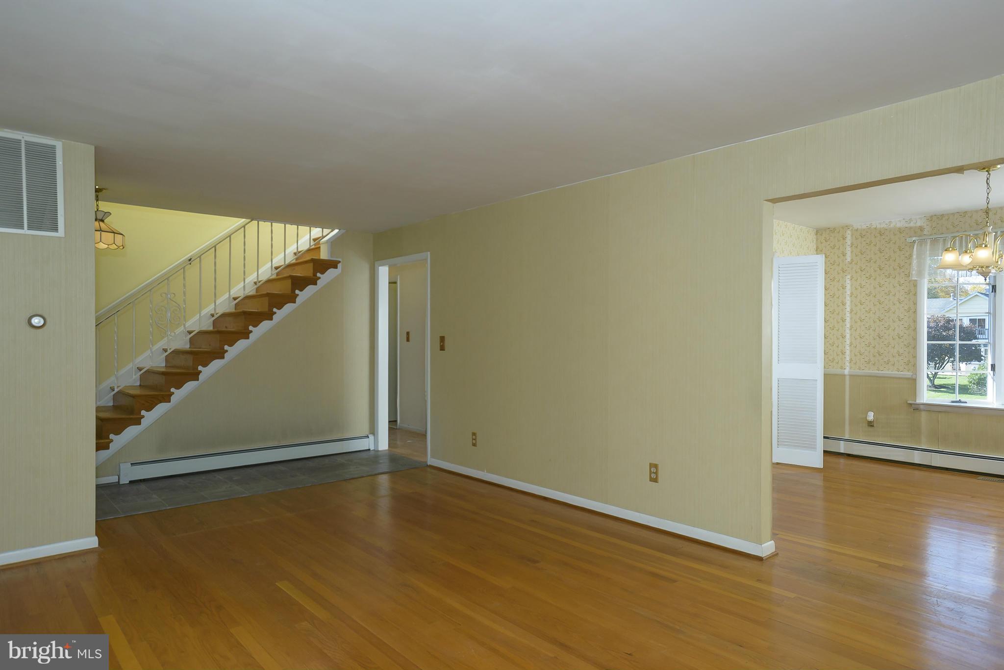 3126 Brookmede Road Ellicott City, MD 21042 - Photo 5 of 30 Living Room