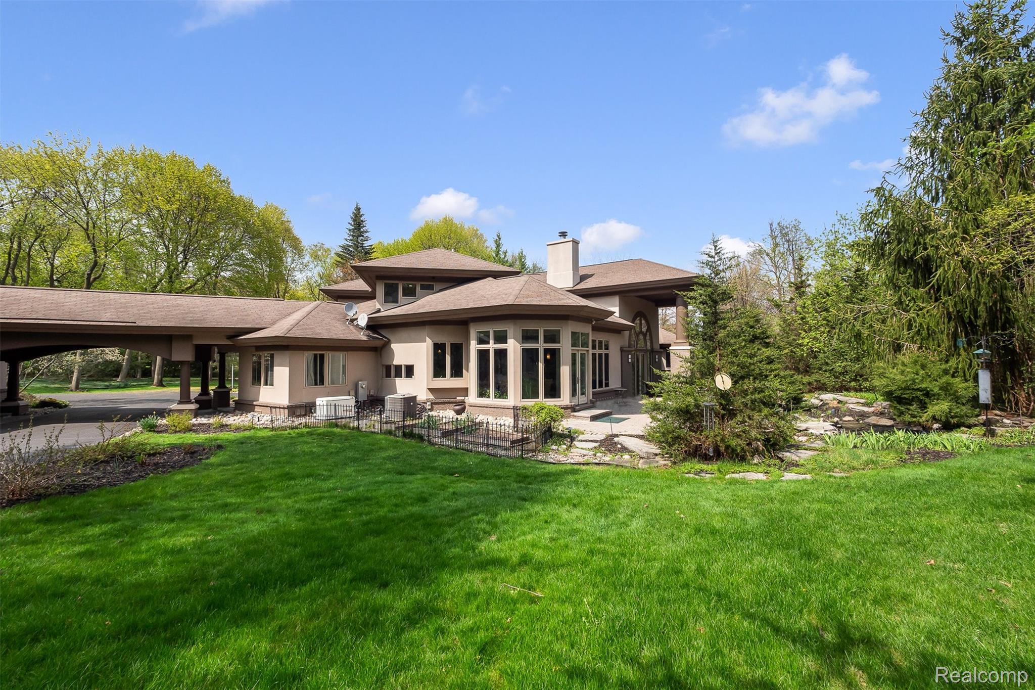 1800 Tiverton Road Bloomfield Hills, MI 48304 - Photo 46 of 56 60-Tiverton-47.jpg