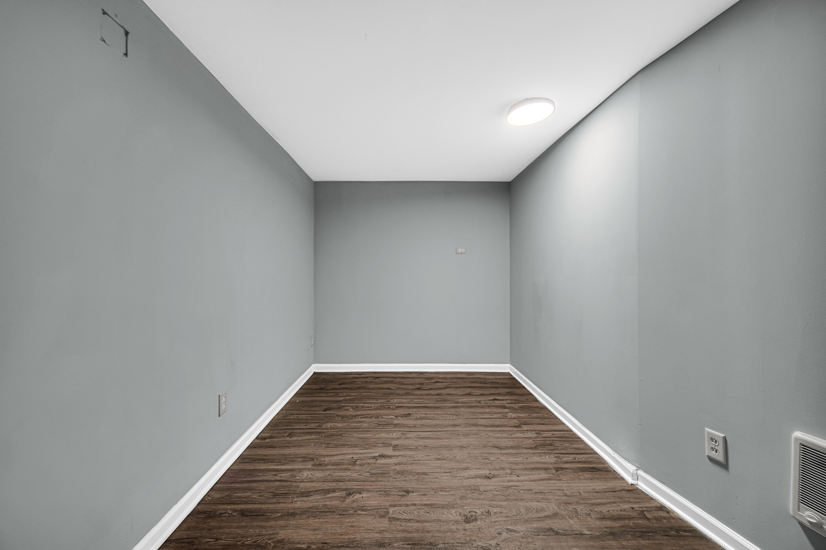 5540 South Honore Street Chicago, IL 60636 - Photo 12 of 23 a view of a hallway