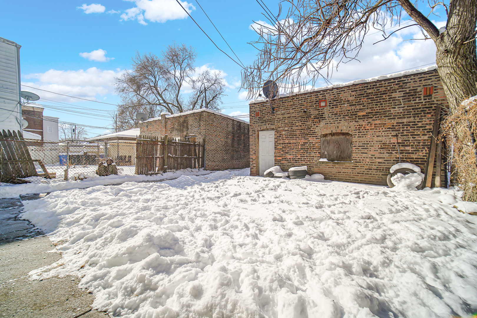 5540 South Honore Street Chicago, IL 60636 - Photo 23 of 23 a view of a backyard of a house