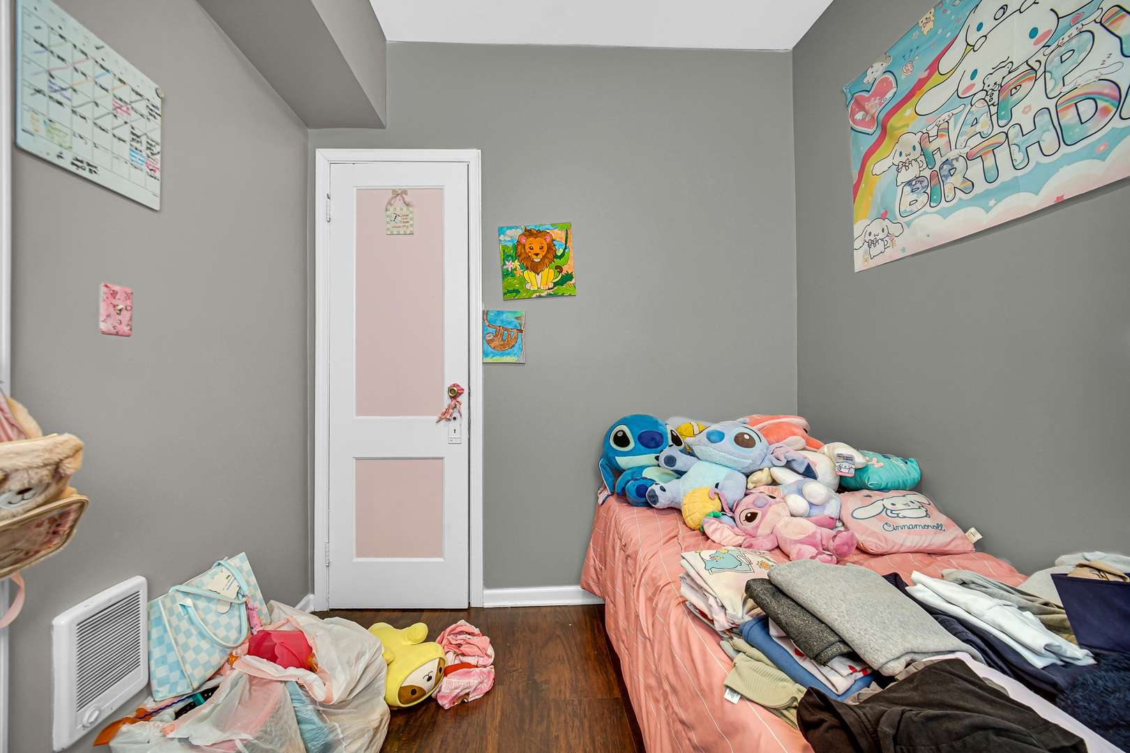 5540 South Honore Street Chicago, IL 60636 - Photo 10 of 23 a bedroom with a bed and toys