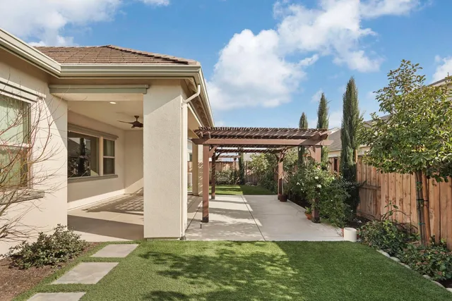 $835,000 | 3040 Carrousel Street, Lodi, CA 95242