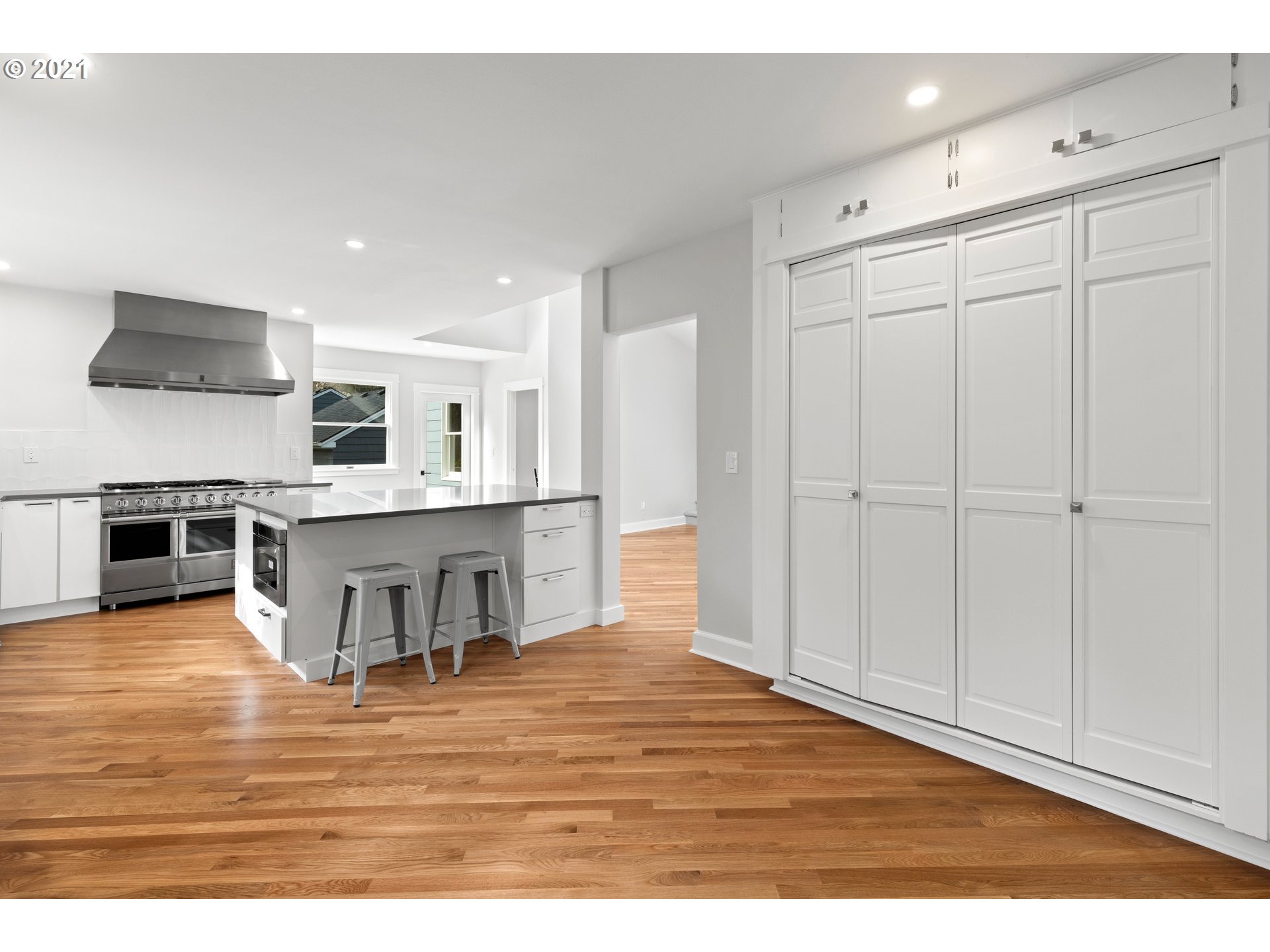 2820 Southwest Fern Street Portland, OR 97201 - Photo 13 of 32 Gallery Image 13
