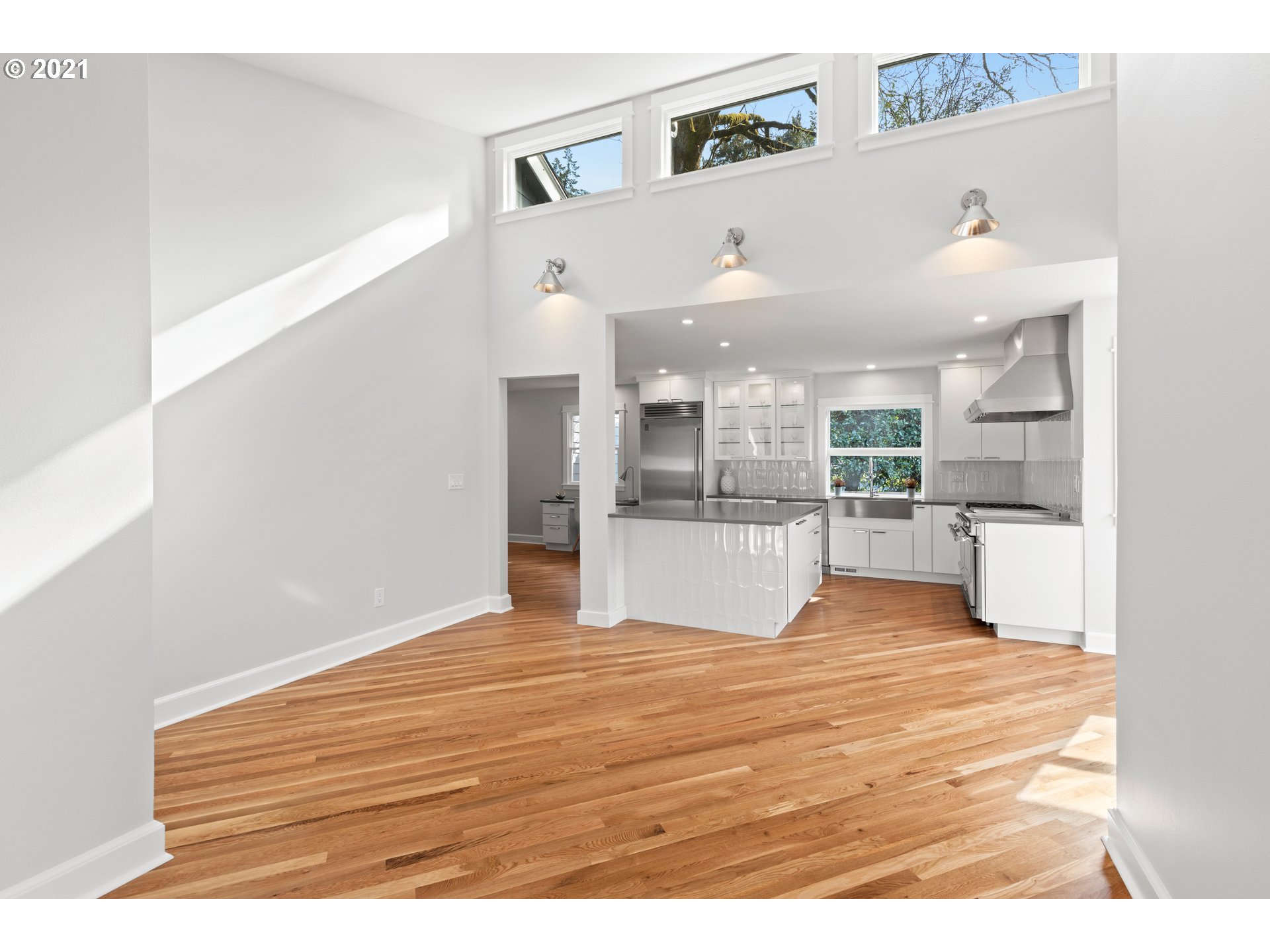 2820 Southwest Fern Street Portland, OR 97201 - Photo 14 of 32 Great Room