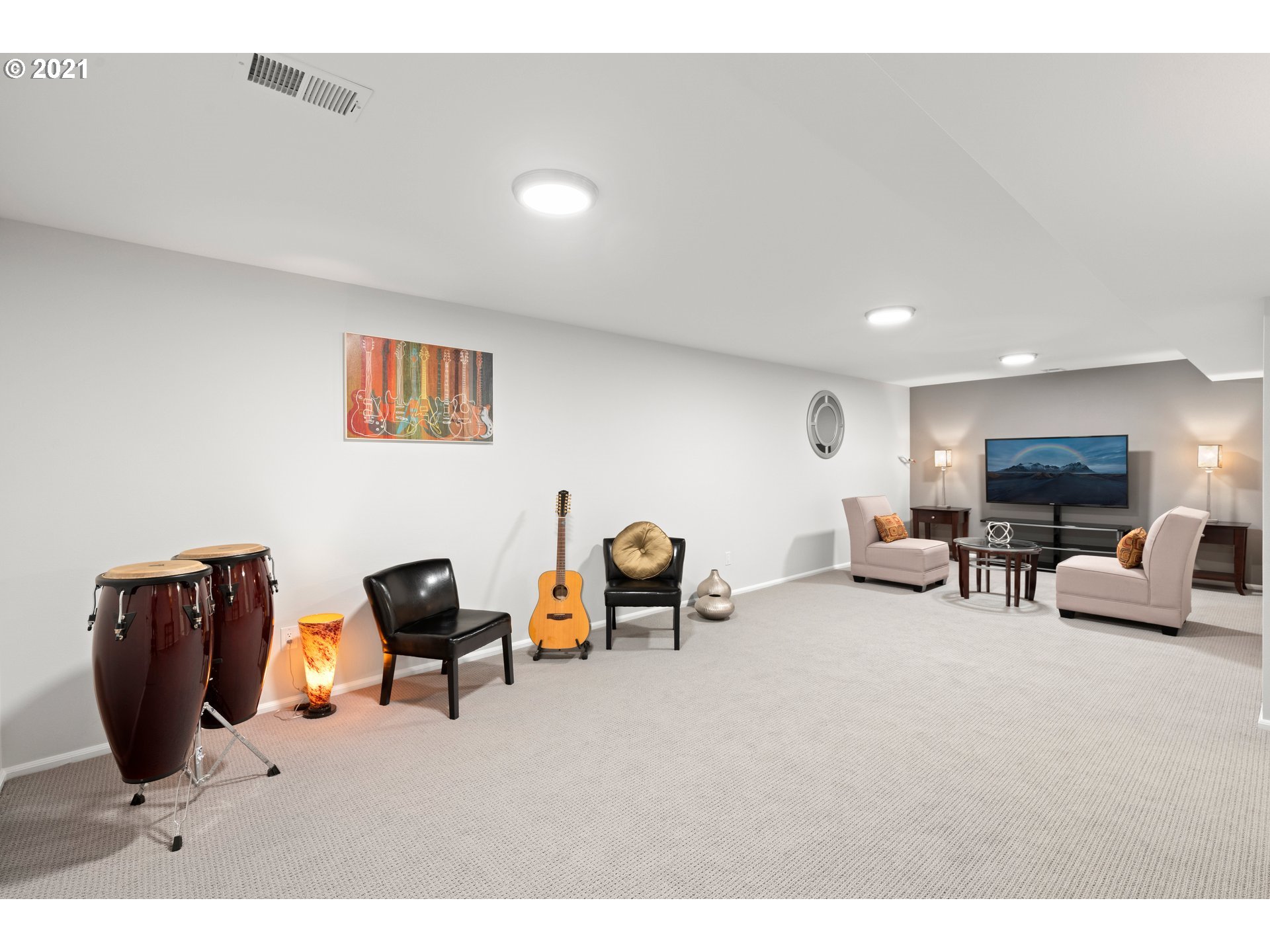 2820 Southwest Fern Street Portland, OR 97201 - Photo 23 of 32 Family Room