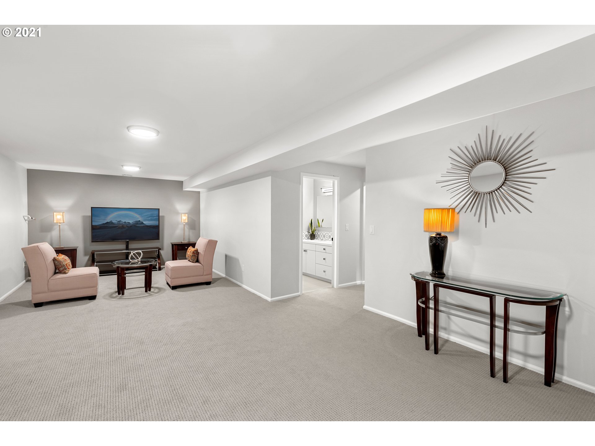 2820 Southwest Fern Street Portland, OR 97201 - Photo 24 of 32 Family Room